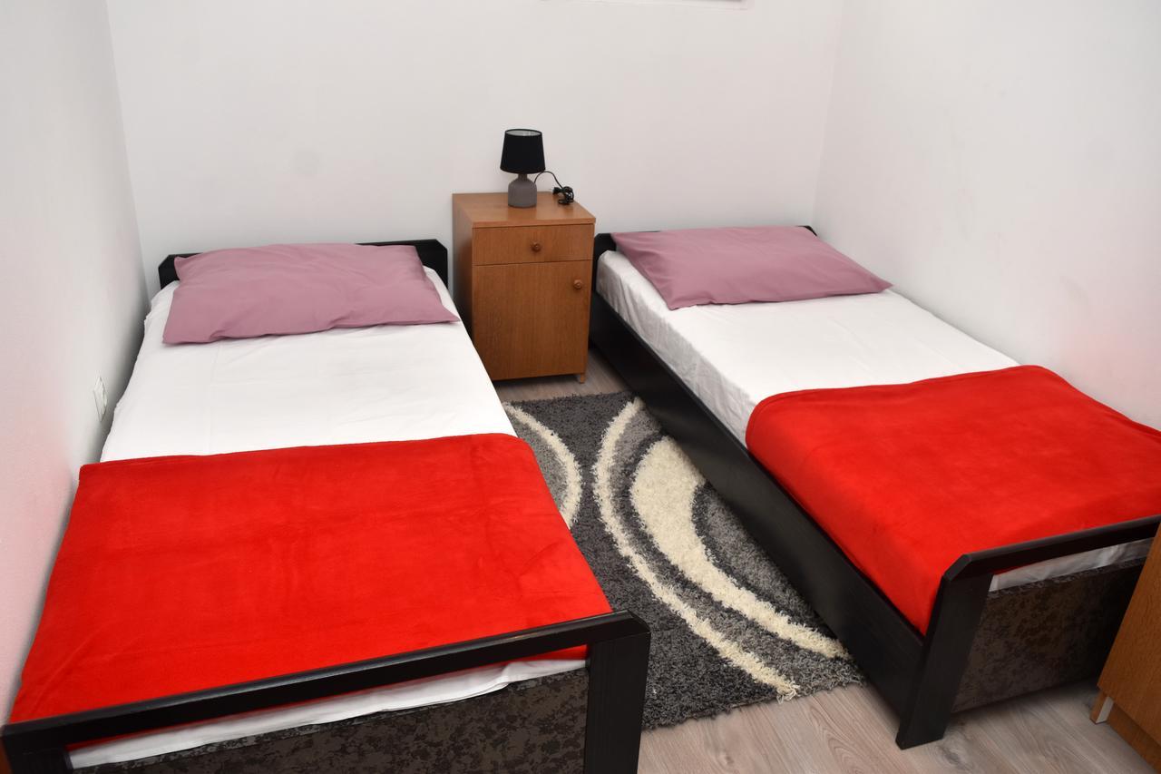 Apartments Oresic Vir Esterno foto