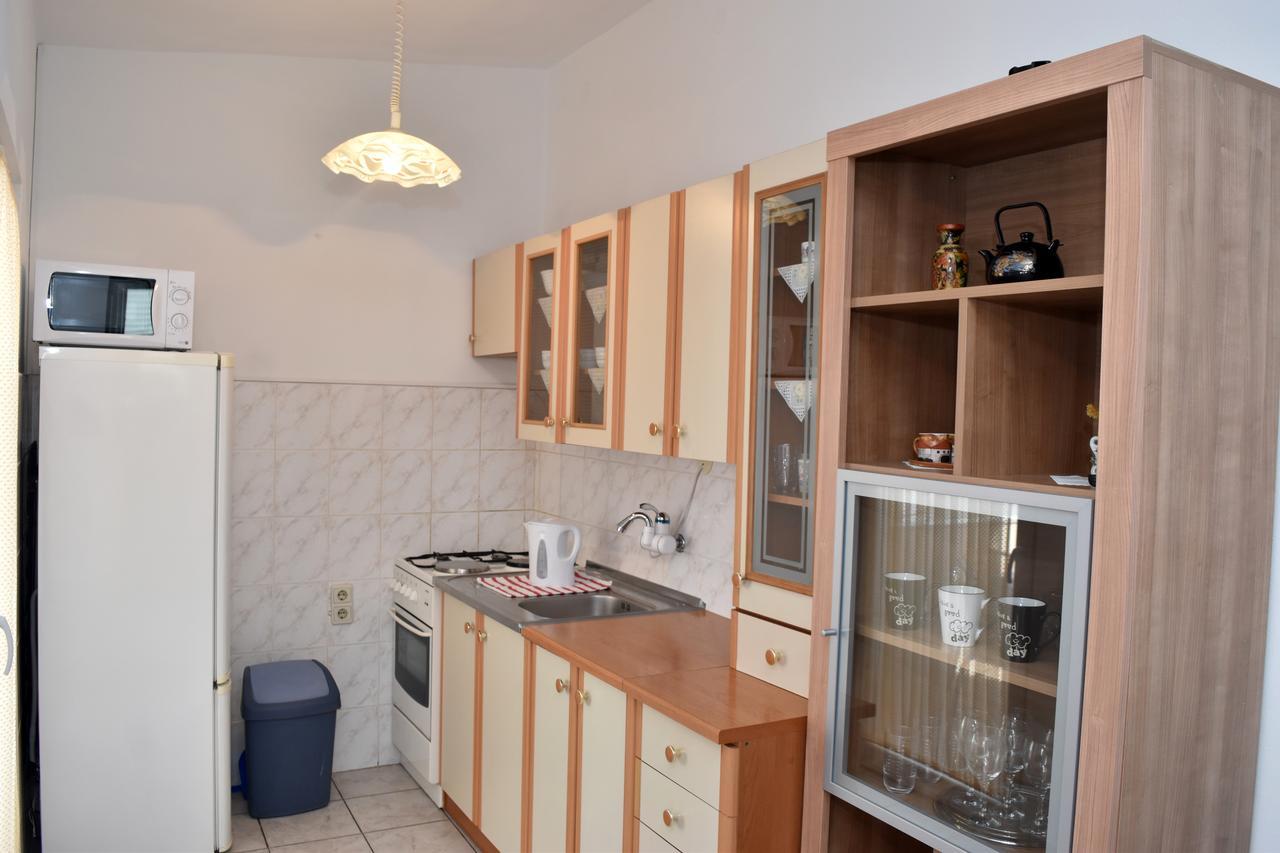Apartments Oresic Vir Esterno foto