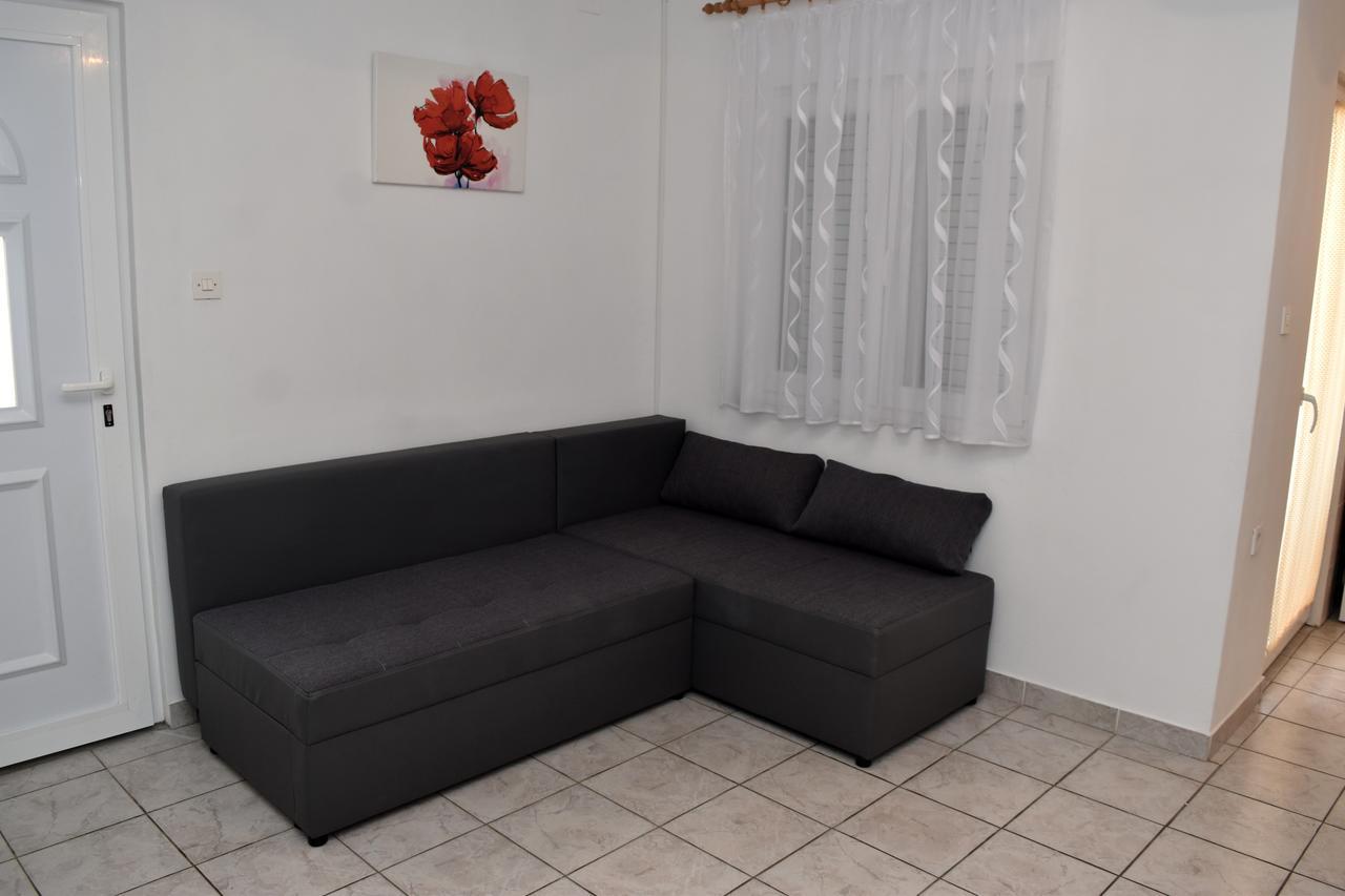 Apartments Oresic Vir Esterno foto