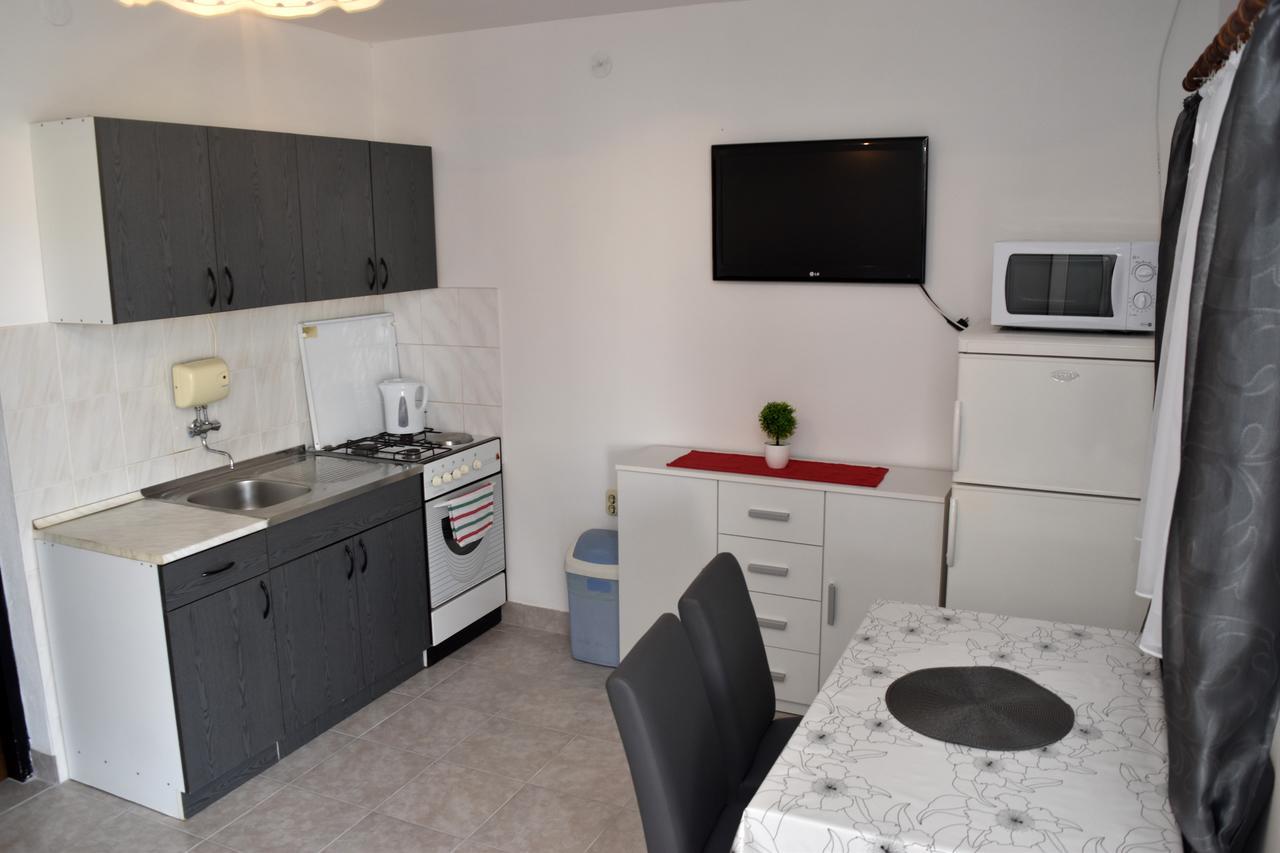 Apartments Oresic Vir Esterno foto